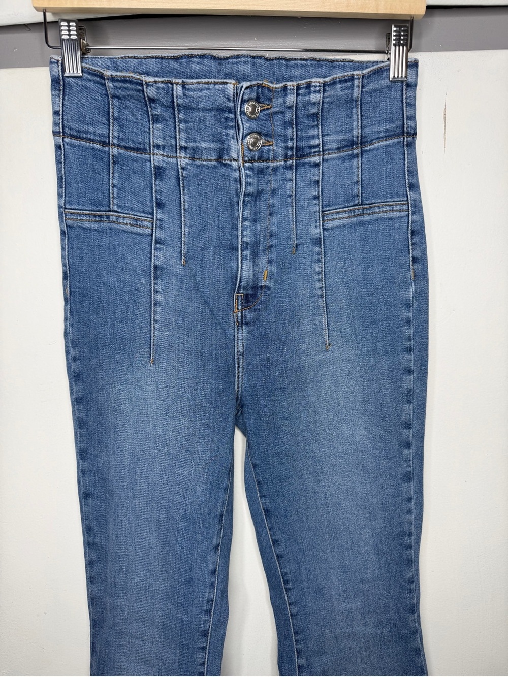 FREE PEOPLE We The Free Jayde Flare Jeans Women's Sz 28 Blue Light Wash Boho 70s - Picture 2 of 10